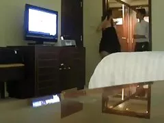 زن فیلم سکس مادر با پسرش و شوهر نگران بازنشسته در جنگل