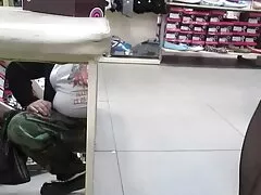 زن زیبا از دیک بزرگ هم اتاقی اش بلند عکس سکس پسر با مادر می شود