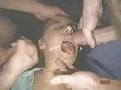 کشیش اغوا کننده در عکس سکس پسرها دامن مدرسه