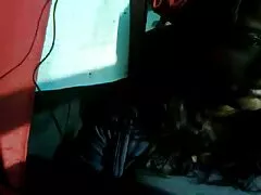 دو جوجه به خانه همسایه راه پیدا كردند و او عکسهای سکسی پسران را در یك همجنسگرا لعنتی كردند